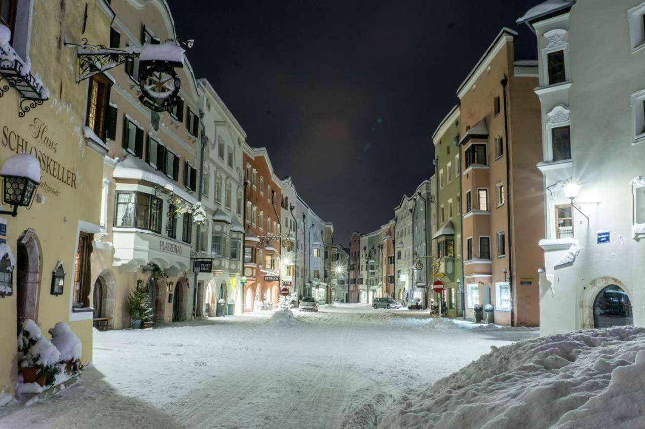 Ferienwohnung Josefine und Ihr Kavalier Kundl Exterior foto